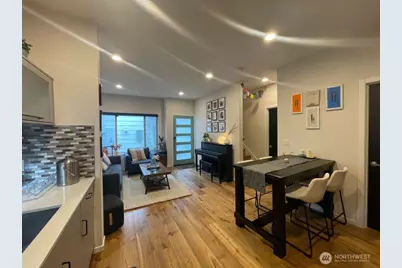 8527 Interlake Avenue N, Seattle, WA 98103 - Photo 4