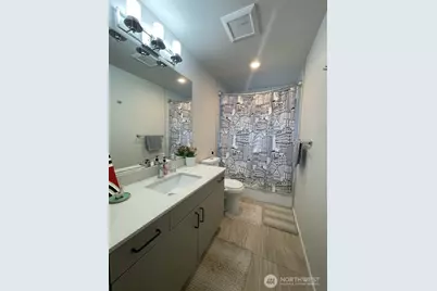 8527 Interlake Avenue N, Seattle, WA 98103 - Photo 26