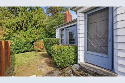 1307 N 32nd Street, Renton, WA 98056 - Photo 4