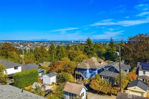 2570 5th Ave W, Seattle, WA 98119 - Photo 8