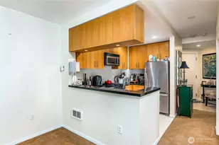 2721 1st Ave, Seattle, WA 98121 - Photo 10