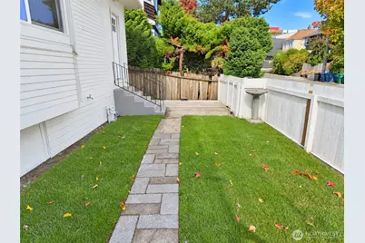 909 23rd Avenue, Seattle, WA 98122 - Photo 16