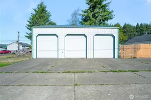 1209 2nd St, Cosmopolis, WA 98537 - Photo 2
