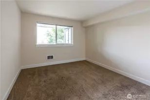300 N 130th St, Seattle, WA 98133 - Photo 8
