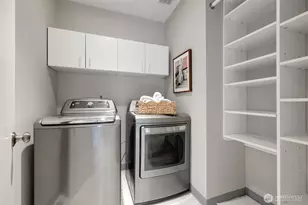 212 N 45th St, Seattle, WA 98103 - Photo 16