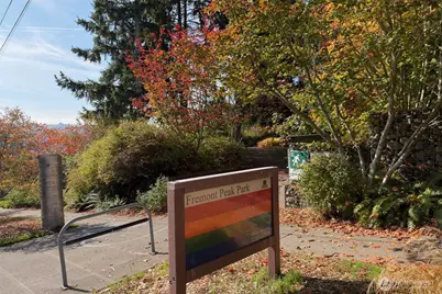 212 N 45th Street, Seattle, WA 98103 - Photo 32