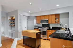 212 N 45th St, Seattle, WA 98103 - Photo 4