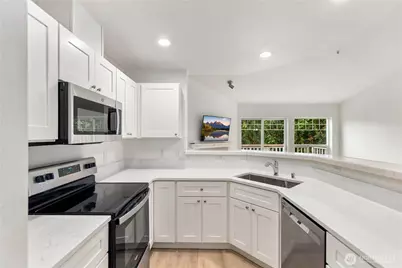 18501 SE Newport Way #H336, Issaquah, WA 98027 - Photo 16