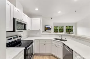 18501 SE Newport Way, Issaquah, WA 98027 - Photo 16