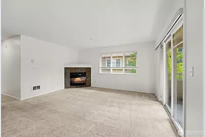 11312 124th Avenue NE #302, Kirkland, WA 98033 - Photo 2