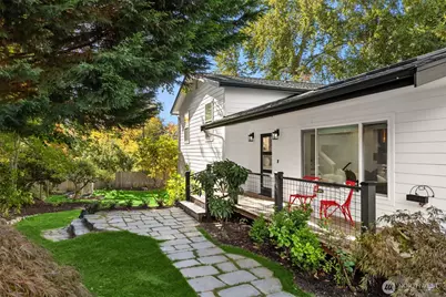 689 Pierce Court NW, Bainbridge Island, WA 98110 - Photo 2