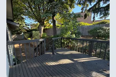 11721 NE 75th Place, Kirkland, WA 98033 - Photo 2