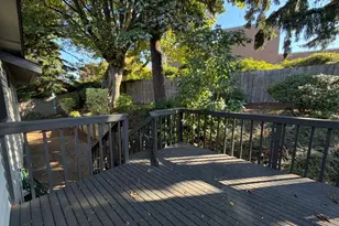 11721 NE 75th Pl, Kirkland, WA 98033 - Photo 2