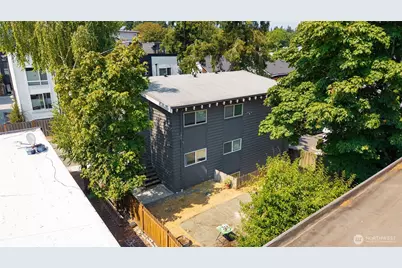 2108 NE 85th Street, Seattle, WA 98115 - Photo 4