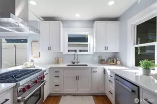 106 NE 54th St, Seattle, WA 98105 - Photo 14