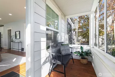 106 NE 54th Street, Seattle, WA 98105 - Photo 2