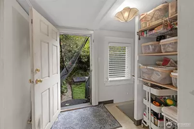 3852 Courtland Place S, Seattle, WA 98118 - Photo 14