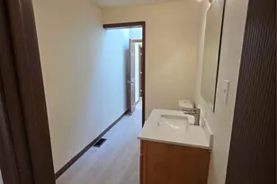 16012 11th Ave NE, Shoreline, WA 98155 - Photo 4