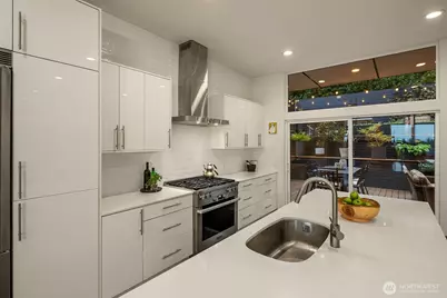 431 26th Avenue E, Seattle, WA 98112 - Photo 12