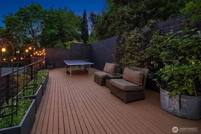 431 26th Avenue E, Seattle, WA 98112 - Photo 32