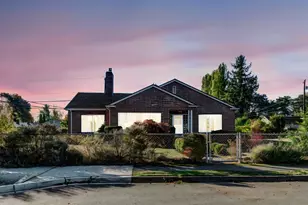 1726 2nd St, Marysville, WA 98270 - Photo 2