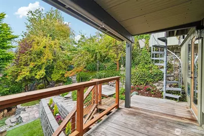 3611 30th Avenue W, Seattle, WA 98199 - Photo 22