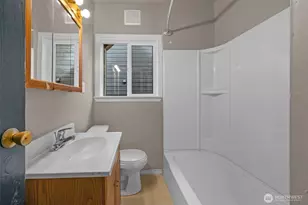 3005 3rd Ave W, Seattle, WA 98119 - Photo 10