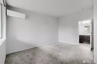 911 N 104th Street #B, Seattle, WA 98133 - Photo 16