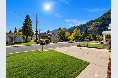 136 West Street, Leavenworth, WA 98826 - Photo 2