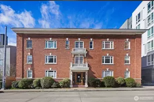 4725 15th Ave NE, Seattle, WA 98105 - Photo 2