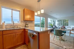 8344 Beacon Ave S, Seattle, WA 98118 - Photo 10