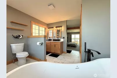 915 W Edgewater Lane, Moses Lake, WA 98837 - Photo 16
