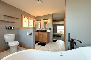 915 W Edgewater Ln, Moses Lake, WA 98837 - Photo 16
