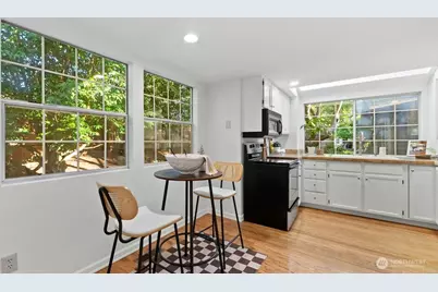 11426 SE 67th Place, Bellevue, WA 98006 - Photo 10