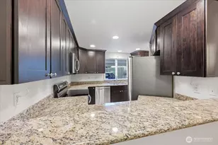 7031 210th St SW, Lynnwood, WA 98036 - Photo 10