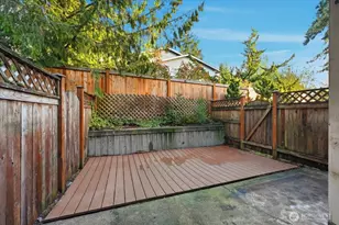 7031 210th St SW, Lynnwood, WA 98036 - Photo 6
