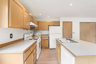 2402 101st St SE, Everett, WA 98203 - Photo 14
