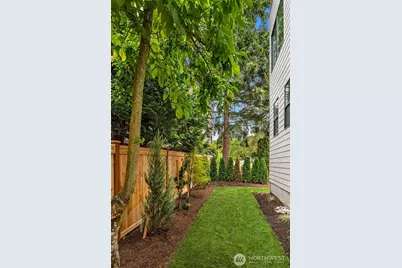 134 8th Ct, Kirkland, WA 98033 - Photo 38