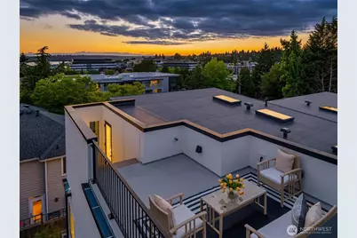134 8th Ct, Kirkland, WA 98033 - Photo 2