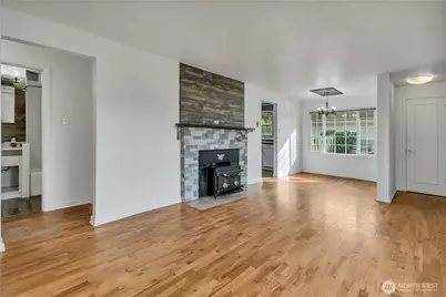 208 M Street SE, Auburn, WA 98002 - Photo 2