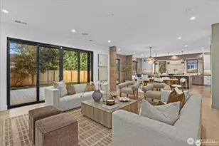 1020 107th Ave SE, Bellevue, WA 98004 - Photo 2