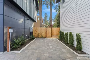12843 NE 112th St, Kirkland, WA 98033 - Photo 28