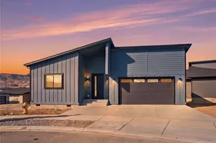 242 NW Chinook Wy, East Wenatchee, WA 98802 - Photo 1