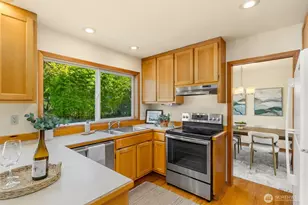 534 Azalea Ave NE, Bainbridge Island, WA 98110 - Photo 10