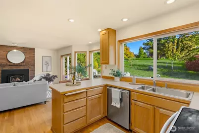 534 Azalea Avenue NE, Bainbridge Island, WA 98110 - Photo 12