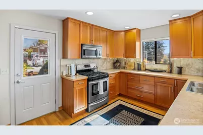 2139 E 17th Street, Bremerton, WA 98310 - Photo 16