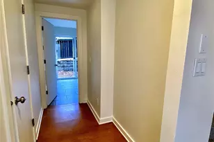 662 NE 40th St, Seattle, WA 98105 - Photo 6