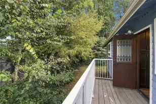9526 4th Ave NE, Seattle, WA 98115 - Photo 8