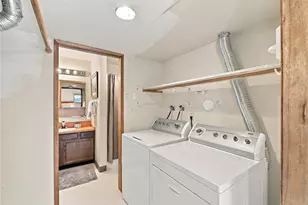 9526 4th Ave NE, Seattle, WA 98115 - Photo 24