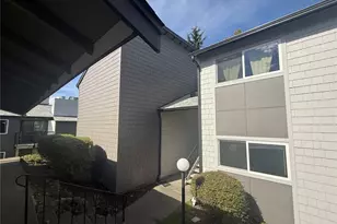 2020 Grant Ave S, Renton, WA 98055 - Photo 2